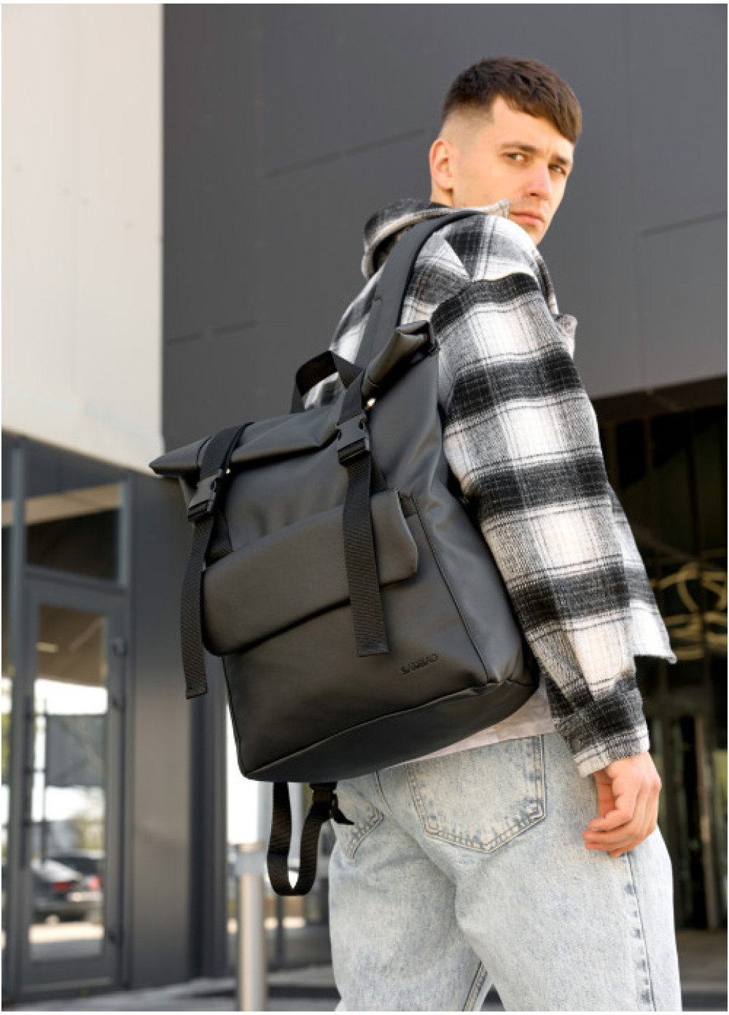 Чоловічий рюкзак ролл Sambag RollTop Milton чорний з клапаном