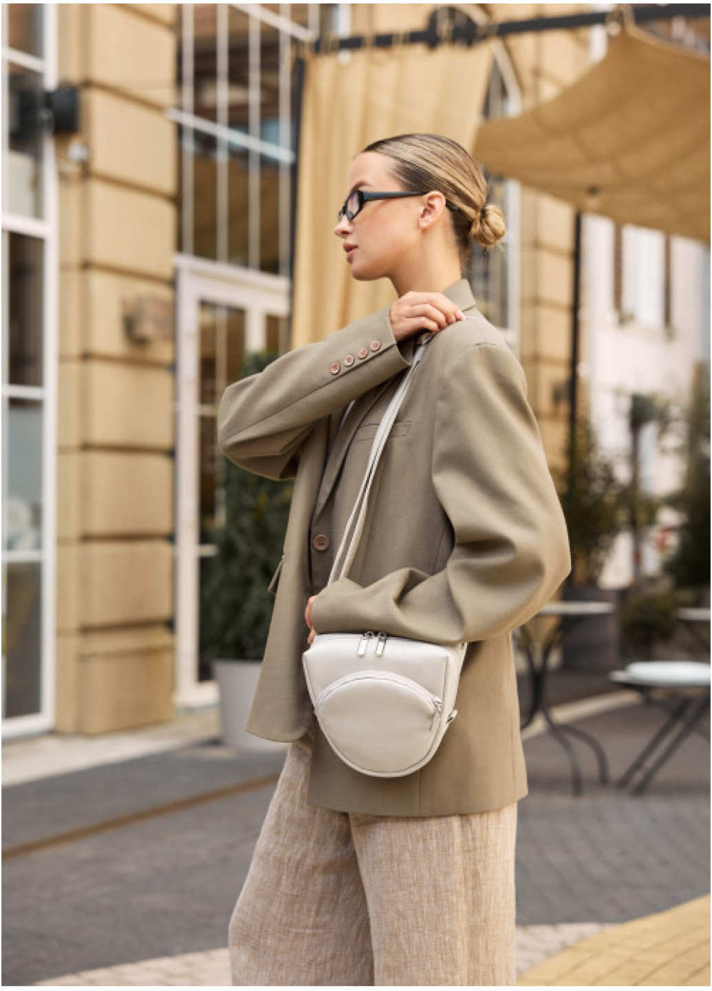 Жіноча кроссбоді сумка бананка Sambag  Sofi сіра