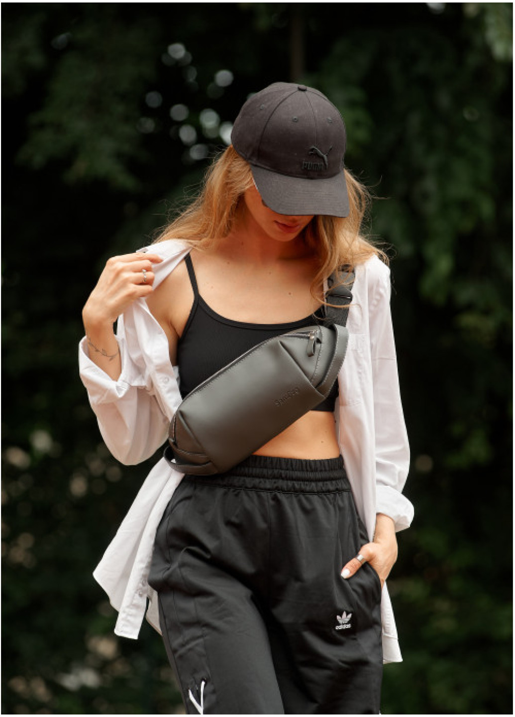 Жіноча сумка через плече бананка Sambag Holster MSH графіттова з перфорацією