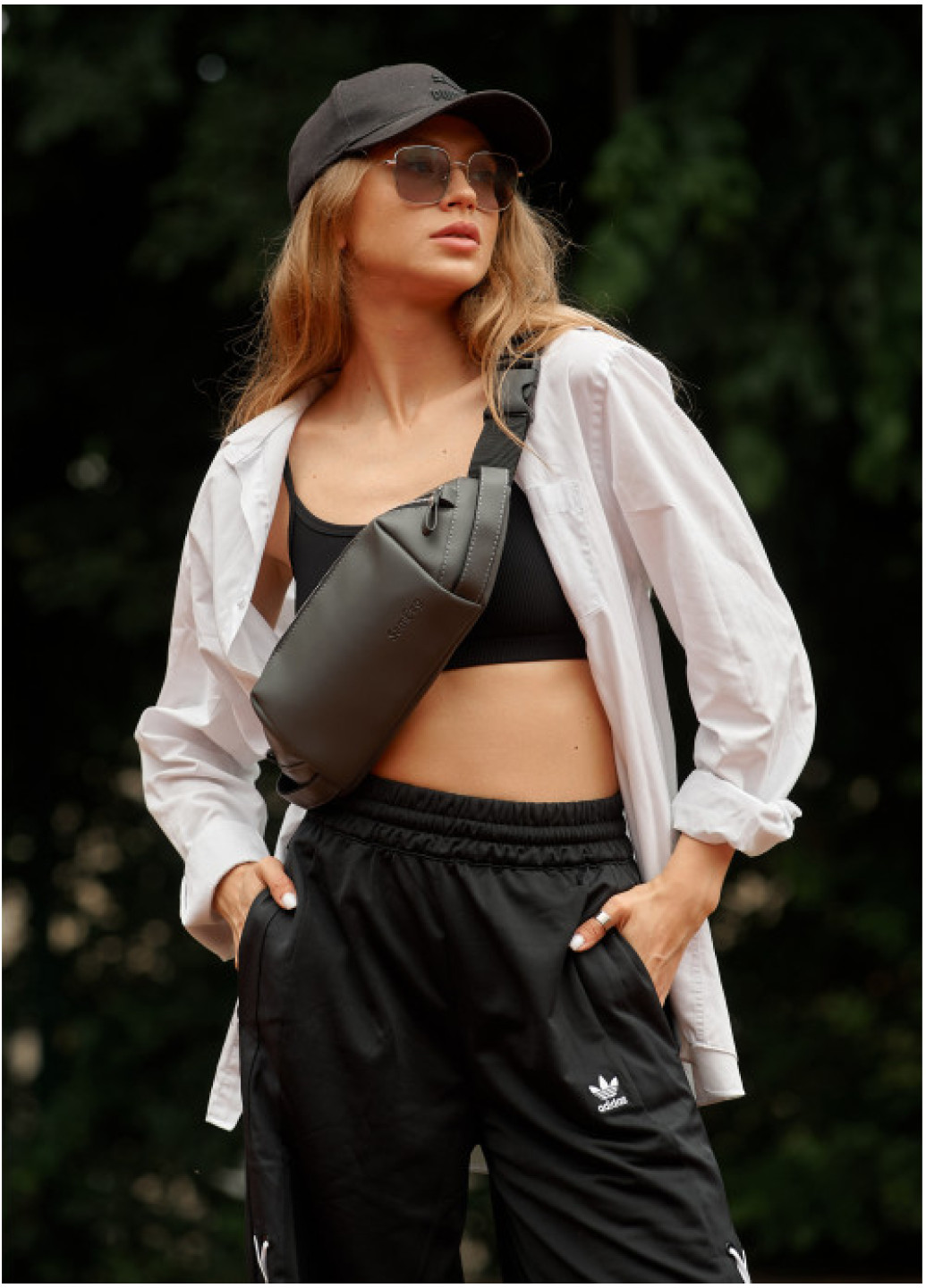 Жіноча сумка через плече бананка Sambag Holster MSH графіттова з перфорацією