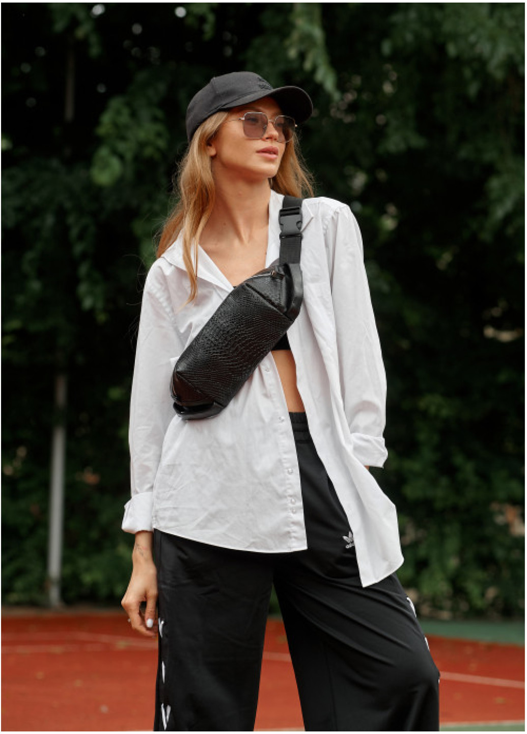 Сумка жіноча через плече бананка Sambag Holster MSH чорна 