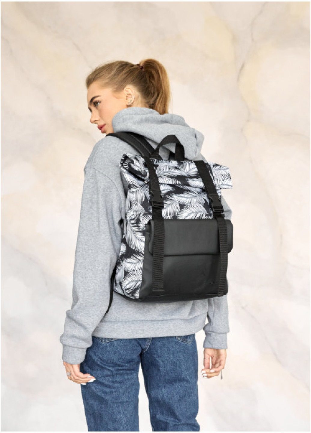 Рюкзак ролл Sambag жіночий RollTop Milton чорний з клапаном