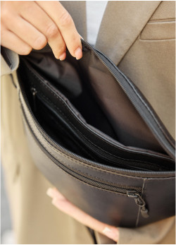 Велика жіноча шкіряна сумка на пояс бананка Sambag Tirso Max чорна